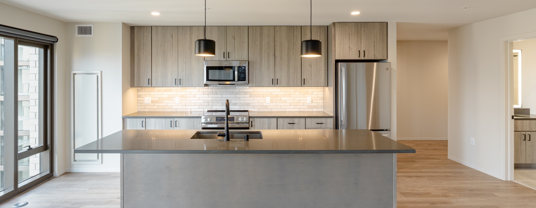 a large spacious kitchen